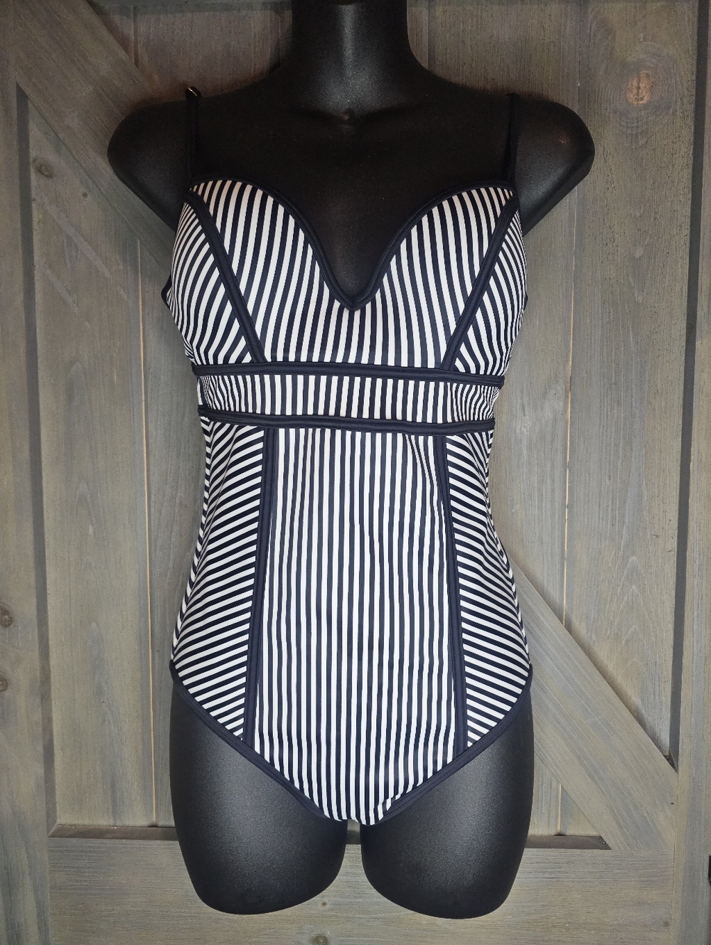 Nwot Spanx Swimsuit sz 6